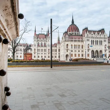 Rafaella * Budapest
